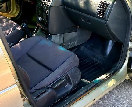 Бежевый ВАЗ 2110, объемом двигателя 1.6 л и пробегом 375 тыс. км за 1400 $, фото 3 на Automoto.ua