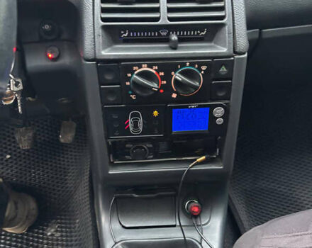 Чорний ВАЗ 2110, об'ємом двигуна 1.6 л та пробігом 191 тис. км за 2300 $, фото 6 на Automoto.ua