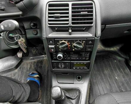 Черный ВАЗ 2110, объемом двигателя 1.6 л и пробегом 232 тыс. км за 2000 $, фото 2 на Automoto.ua