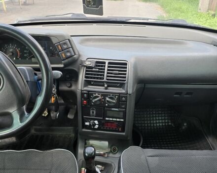 Черный ВАЗ 2110, объемом двигателя 1.6 л и пробегом 348 тыс. км за 2000 $, фото 2 на Automoto.ua