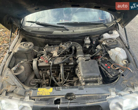 ВАЗ 2110 2007 у Вышгороде на Automoto.ua Чорний ВАЗ 2110, об'ємом двигуна 1.6 л та пробігом 333 тис. км за 1100 $, фото 5 на Automoto.ua