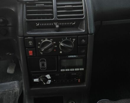 Черный ВАЗ 2110, объемом двигателя 1.6 л и пробегом 348 тыс. км за 2000 $, фото 13 на Automoto.ua