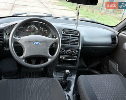 Черный ВАЗ 2110, объемом двигателя 1.6 л и пробегом 199 тыс. км за 1999 $, фото 5 на Automoto.ua