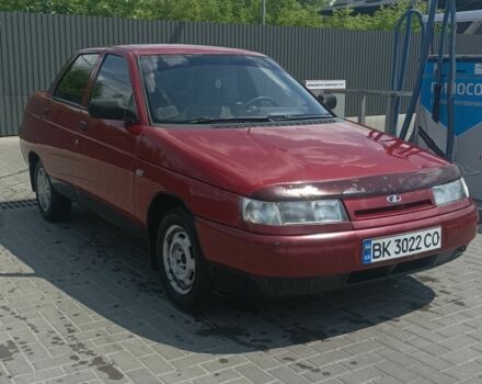 Красный ВАЗ 2110, объемом двигателя 1 л и пробегом 240 тыс. км за 1550 $, фото 2 на Automoto.ua