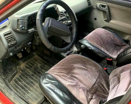 Красный ВАЗ 2110, объемом двигателя 1.5 л и пробегом 150 тыс. км за 2040 $, фото 5 на Automoto.ua