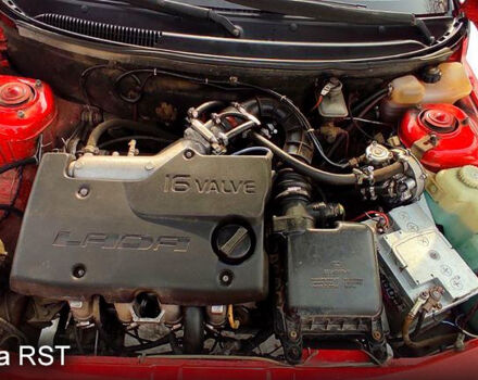 Красный ВАЗ 2110, объемом двигателя 1.5 л и пробегом 210 тыс. км за 2700 $, фото 3 на Automoto.ua