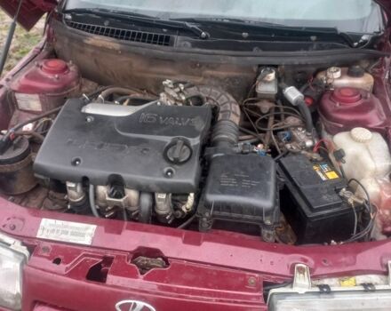 Красный ВАЗ 2110, объемом двигателя 1.5 л и пробегом 350 тыс. км за 2126 $, фото 6 на Automoto.ua