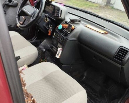 Красный ВАЗ 2110, объемом двигателя 1.5 л и пробегом 320 тыс. км за 2000 $, фото 4 на Automoto.ua