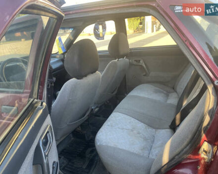 Красный ВАЗ 2110, объемом двигателя 1.5 л и пробегом 166 тыс. км за 950 $, фото 2 на Automoto.ua