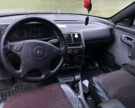 Красный ВАЗ 2110, объемом двигателя 1.6 л и пробегом 220 тыс. км за 1500 $, фото 3 на Automoto.ua