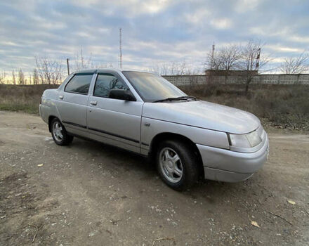 Красный ВАЗ 2110, объемом двигателя 1 л и пробегом 140 тыс. км за 1750 $, фото 5 на Automoto.ua