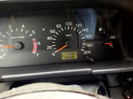 ВАЗ 2110, объемом двигателя 1.5 л и пробегом 174 тыс. км за 2000 $, фото 1 на Automoto.ua