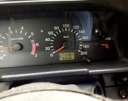 ВАЗ 2110, объемом двигателя 1.5 л и пробегом 174 тыс. км за 2000 $, фото 1 на Automoto.ua