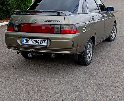 Серый ВАЗ 2110, объемом двигателя 1.5 л и пробегом 300 тыс. км за 1550 $, фото 2 на Automoto.ua