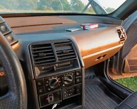 Серый ВАЗ 2110, объемом двигателя 1.5 л и пробегом 298 тыс. км за 1200 $, фото 3 на Automoto.ua