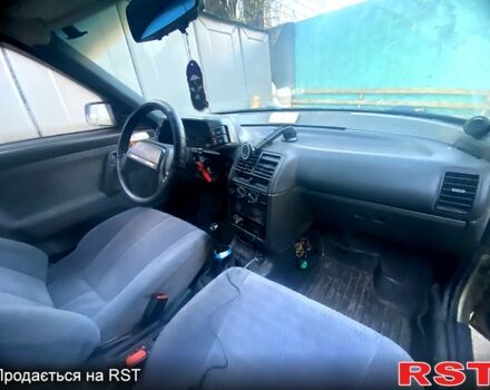 Серый ВАЗ 2110, объемом двигателя 1.5 л и пробегом 300 тыс. км за 1200 $, фото 4 на Automoto.ua