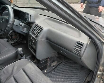 Серый ВАЗ 2110, объемом двигателя 1.5 л и пробегом 190 тыс. км за 1100 $, фото 3 на Automoto.ua