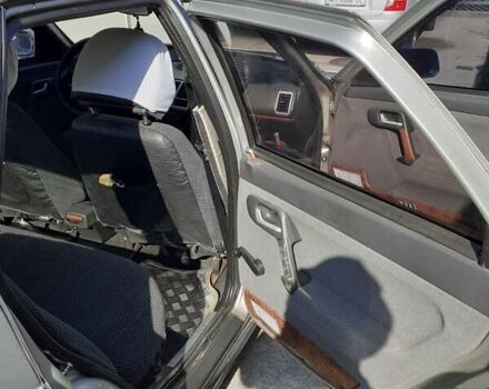 Серый ВАЗ 2110, объемом двигателя 1.5 л и пробегом 157 тыс. км за 2000 $, фото 5 на Automoto.ua