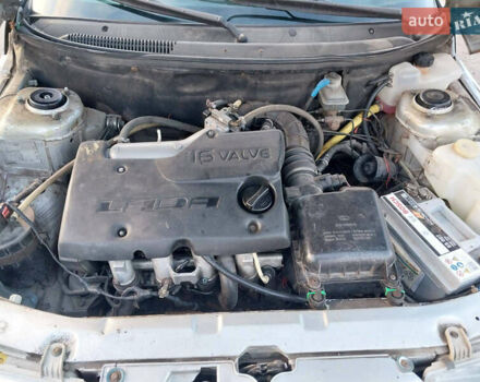 Серый ВАЗ 2110, объемом двигателя 1.5 л и пробегом 370 тыс. км за 1350 $, фото 6 на Automoto.ua