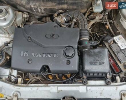 Серый ВАЗ 2110, объемом двигателя 1.6 л и пробегом 200 тыс. км за 1000 $, фото 1 на Automoto.ua