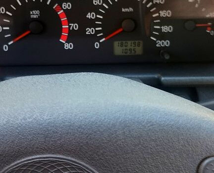 Серый ВАЗ 2110, объемом двигателя 1.6 л и пробегом 180 тыс. км за 2000 $, фото 12 на Automoto.ua