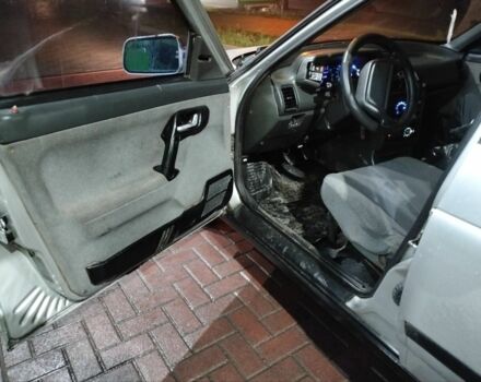 Серый ВАЗ 2110, объемом двигателя 1.6 л и пробегом 300 тыс. км за 1600 $, фото 2 на Automoto.ua