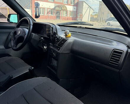 Серый ВАЗ 2110, объемом двигателя 1.6 л и пробегом 245 тыс. км за 2000 $, фото 11 на Automoto.ua