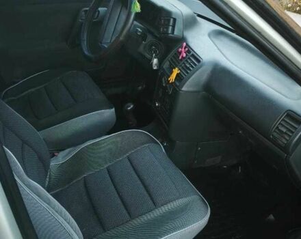 Сірий ВАЗ 2110, об'ємом двигуна 1.6 л та пробігом 107 тис. км за 1909 $, фото 8 на Automoto.ua