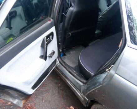 Серый ВАЗ 2110, объемом двигателя 1.6 л и пробегом 285 тыс. км за 2500 $, фото 9 на Automoto.ua