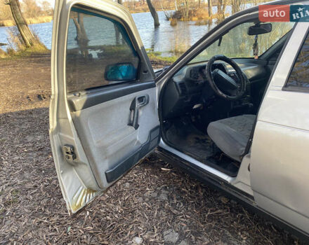 Сірий ВАЗ 2110, об'ємом двигуна 1.6 л та пробігом 188 тис. км за 1700 $, фото 9 на Automoto.ua