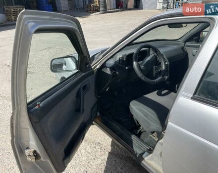 Сірий ВАЗ 2110, об'ємом двигуна 1.6 л та пробігом 232 тис. км за 2000 $, фото 18 на Automoto.ua