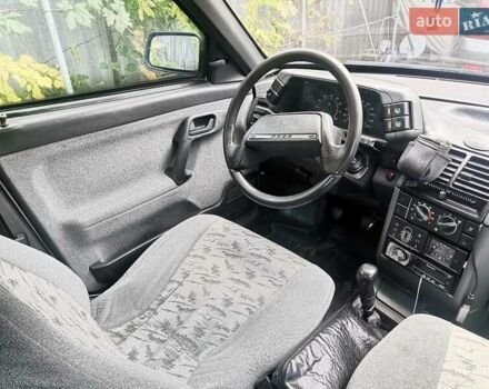 Серый ВАЗ 2110, объемом двигателя 1.6 л и пробегом 250 тыс. км за 2000 $, фото 4 на Automoto.ua