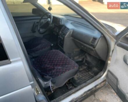 Серый ВАЗ 2110, объемом двигателя 1.6 л и пробегом 300 тыс. км за 1650 $, фото 4 на Automoto.ua