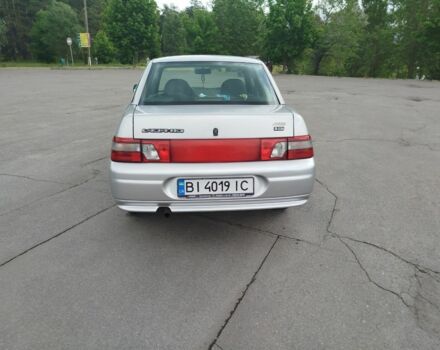 Серый ВАЗ 2110, объемом двигателя 1.6 л и пробегом 185 тыс. км за 2000 $, фото 8 на Automoto.ua