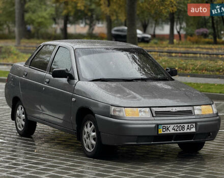 Серый ВАЗ 2110, объемом двигателя 1.6 л и пробегом 170 тыс. км за 2300 $, фото 2 на Automoto.ua