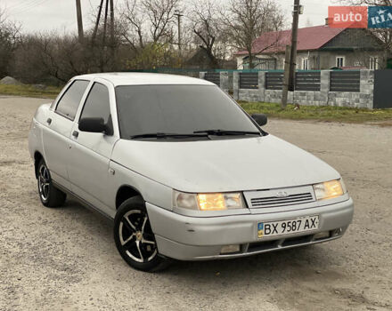 Серый ВАЗ 2110, объемом двигателя 1.6 л и пробегом 152 тыс. км за 2000 $, фото 1 на Automoto.ua