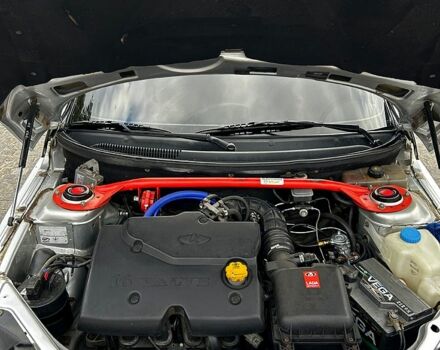 Серый ВАЗ 2110, объемом двигателя 1.6 л и пробегом 200 тыс. км за 3500 $, фото 4 на Automoto.ua