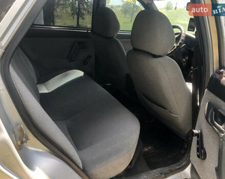 Серый ВАЗ 2110, объемом двигателя 1.6 л и пробегом 220 тыс. км за 1999 $, фото 9 на Automoto.ua