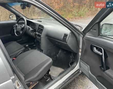 Сірий ВАЗ 2110, об'ємом двигуна 1.6 л та пробігом 175 тис. км за 1750 $, фото 4 на Automoto.ua