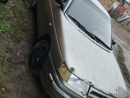 Серый ВАЗ 2110, объемом двигателя 1.5 л и пробегом 240 тыс. км за 568 $, фото 1 на Automoto.ua