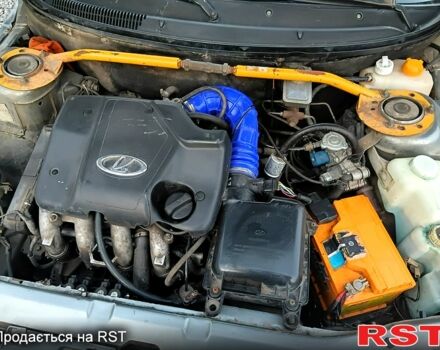 Серый ВАЗ 2110, объемом двигателя 1.5 л и пробегом 230 тыс. км за 680 $, фото 1 на Automoto.ua