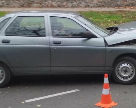 Серый ВАЗ 2110, объемом двигателя 1.5 л и пробегом 70 тыс. км за 887 $, фото 1 на Automoto.ua