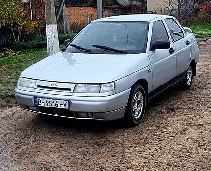 Серый ВАЗ 2110, объемом двигателя 1.5 л и пробегом 230 тыс. км за 1350 $, фото 1 на Automoto.ua