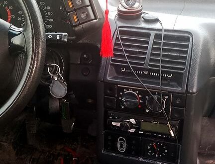 Серый ВАЗ 2110, объемом двигателя 1.6 л и пробегом 360 тыс. км за 2000 $, фото 1 на Automoto.ua