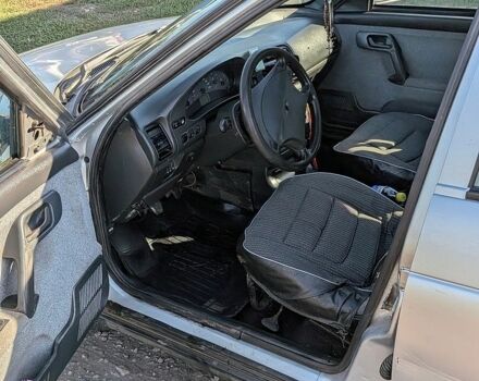 Сірий ВАЗ 2110, об'ємом двигуна 1.6 л та пробігом 365 тис. км за 2000 $, фото 1 на Automoto.ua