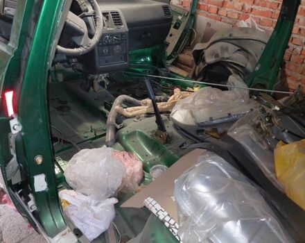 Зеленый ВАЗ 2110, объемом двигателя 1.5 л и пробегом 110 тыс. км за 2000 $, фото 2 на Automoto.ua