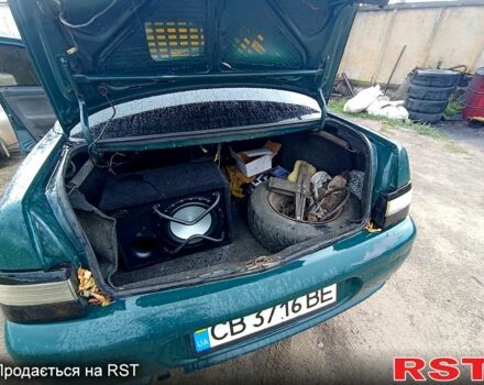 Зеленый ВАЗ 2110, объемом двигателя 1.5 л и пробегом 248 тыс. км за 1400 $, фото 6 на Automoto.ua