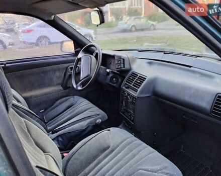 Зелений ВАЗ 2110, об'ємом двигуна 1.5 л та пробігом 130 тис. км за 2000 $, фото 3 на Automoto.ua