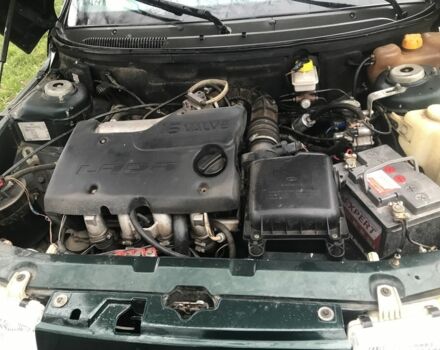 Зеленый ВАЗ 2110, объемом двигателя 1.5 л и пробегом 240 тыс. км за 1250 $, фото 4 на Automoto.ua