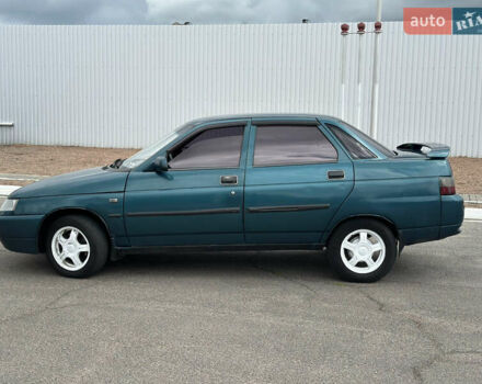 Зеленый ВАЗ 2110, объемом двигателя 1.5 л и пробегом 250 тыс. км за 1500 $, фото 2 на Automoto.ua